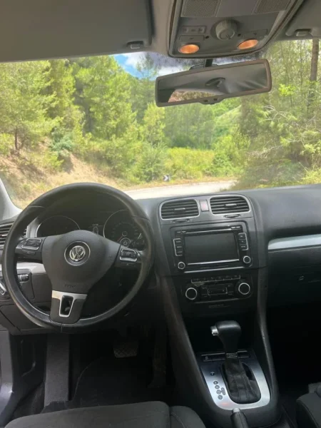 Elbasan, shes makine Volswagen Nafte, gri e erret automatik Klima