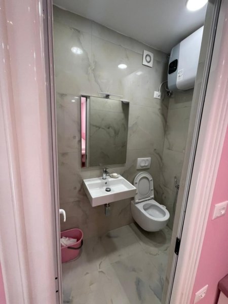 Shqiperi, jepet me qera dyqan Kati 0, 50 m² 300 € (Qytet studenti)