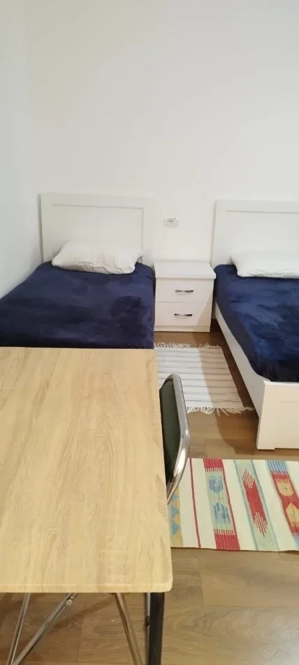 Tirane, jepet me qera garsonier Kati 1, 33m² 320 € (Inxhinieria e ndertimit)