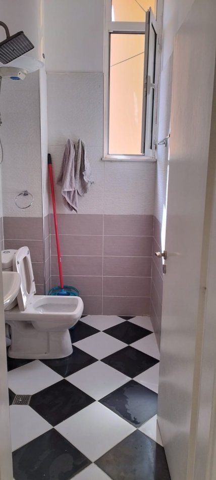 Tirane, jepet me qera garsonier Kati 1, 33m² 320 € (Inxhinieria e ndertimit)