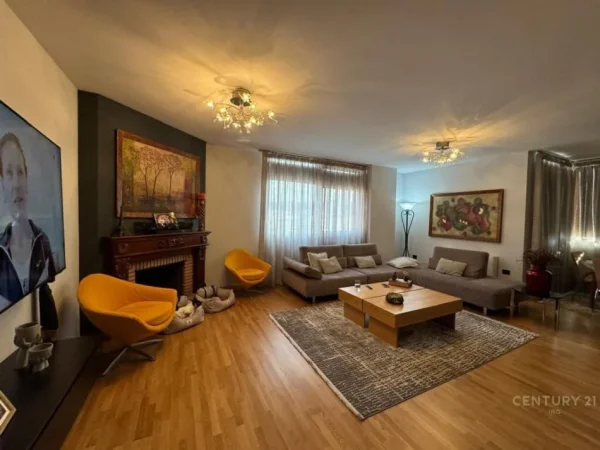 Tirane, shes apartament 3+1+3 , 340 m² 1.300.000 € (Ish Blloku)
