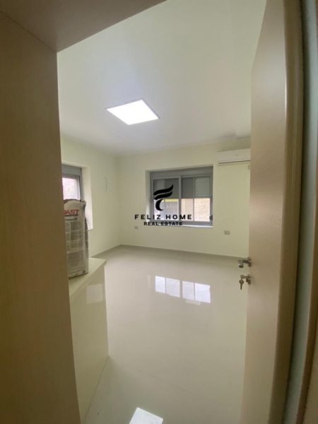 Tirane, jepet me qera ambjent biznesi Kati 1, 60 m² 600 € (RRUGA BARDHYL)