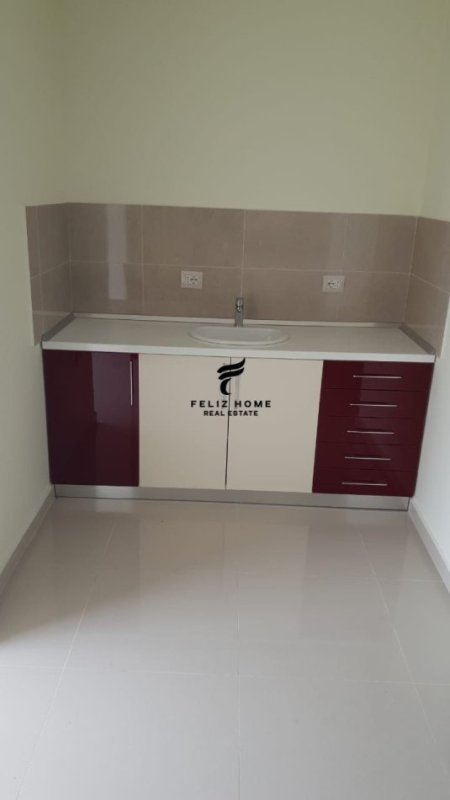 Tirane, jepet me qera ambjent biznesi Kati 1, 60 m² 600 € (RRUGA BARDHYL)