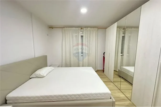 Tirane, jepet me qera apartament 2+1 Kati 1, 67 m² 500 € (21 Dhjetori)
