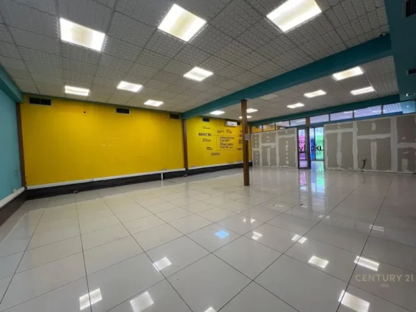 Tirane, shes ambjent biznesi Kati 0, 222 m² 669.000 € (Garda)