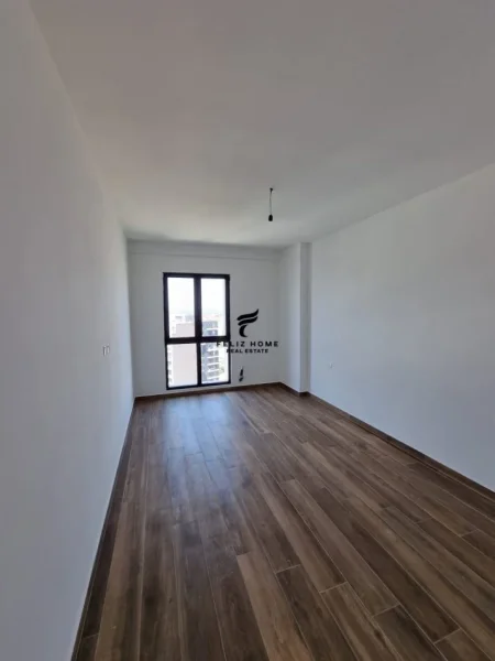 Tirane, jepet me qera zyre Kati 8, 74 m² 400 € (FARMACIA 10)