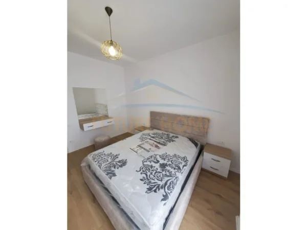 Tirane, jepet me qera apartament 1+1 Kati 2, 78 m² 500 € (Ali Demi)
