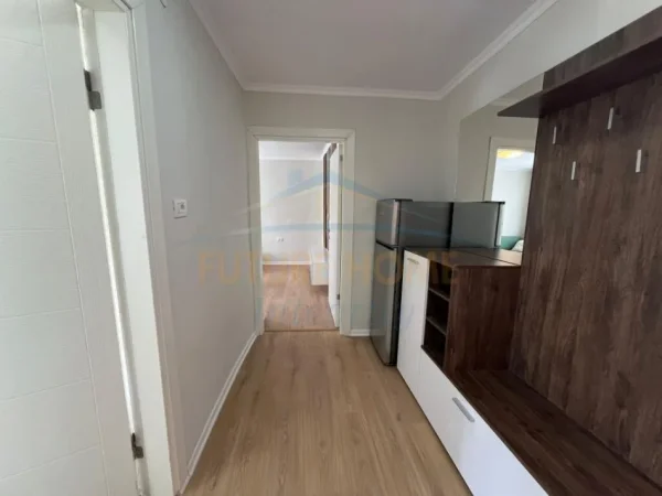 Tirane, jepet me qera apartament 1+1 Kati 3, 53 m² 400 € (FERIT XHAJKO)