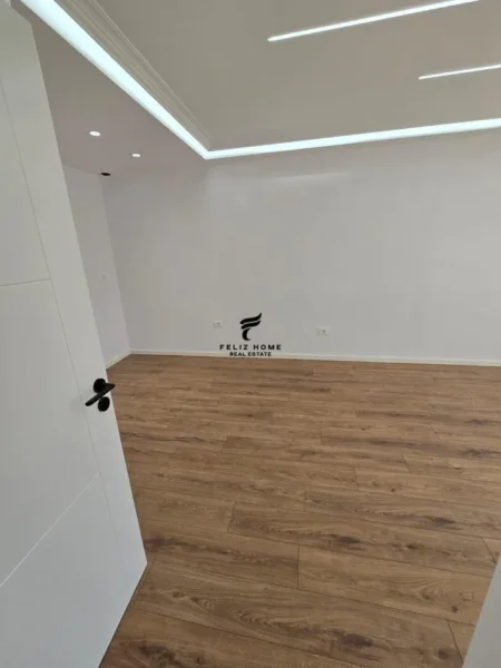 Tirane, shitet apartament 2+1+Ballkon Kati 3, 73 m² 173.000 € (RRUGA E ELBASANIT)