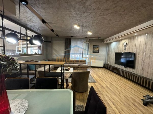 Tirane, shitet apartament Kati 3, 192 m² 590.000 € (Myslym Shyri)