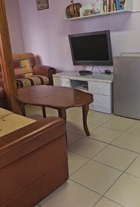 Tirane, jepet me qera apartament 1+1 Kati 1, 60 m² 400 € (Qender)