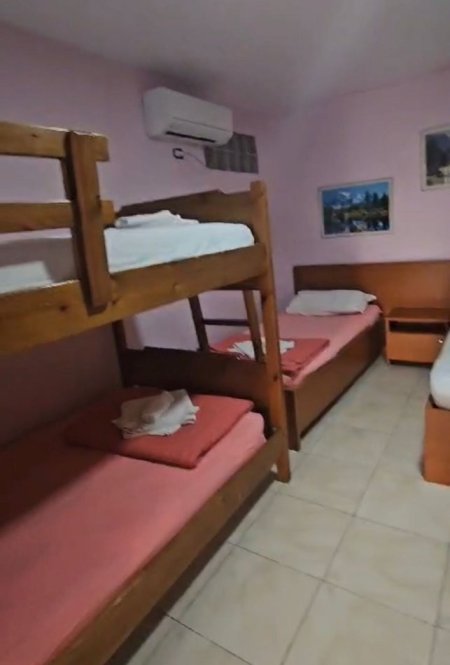 Tirane, jepet me qera apartament 1+1 Kati 1, 60 m² 400 € (Qender)