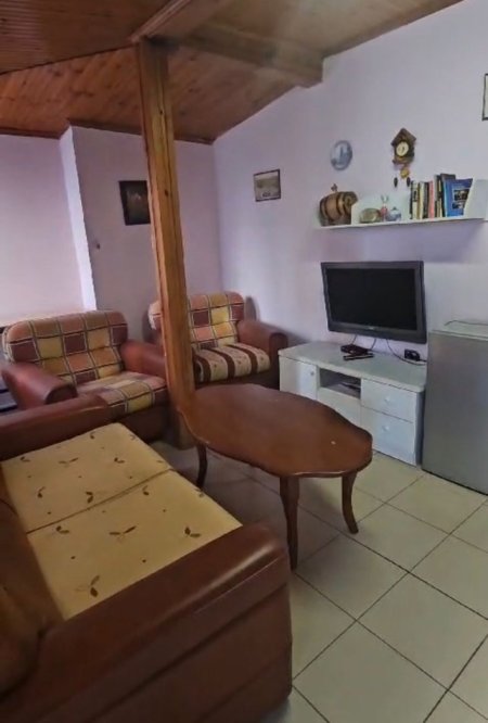 Tirane, jepet me qera apartament 1+1 Kati 1, 60 m² 400 € (Qender)