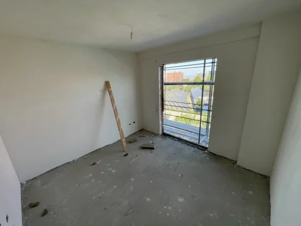 Tirane, shes apartament 2+1+Aneks+Ballkon Kati 4, 102 m² 143.000 € (PORCELAN)
