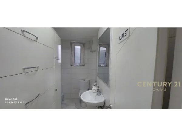 Tirane, shitet apartament 1+1 Kati 2, 48 m² 105.000 € (Farmacia 10)