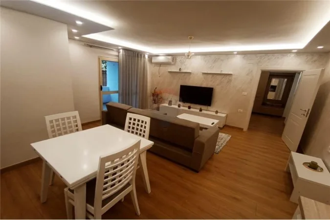 Tirane, jepet me qera apartament 2+1 Kati 1, 75 m² 750 € (Bardhok Biba)