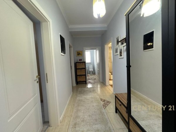 Tirane, jepet me qera apartament 3+1+Ballkon Kati 5, 103 m² 700 € (Vasil shanto)