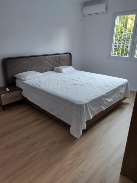 Tirane, jepet me qera apartament 1+1+Ballkon Kati 1, 70 m² 350 € (MATERNITETI I RI BRRYLI)
