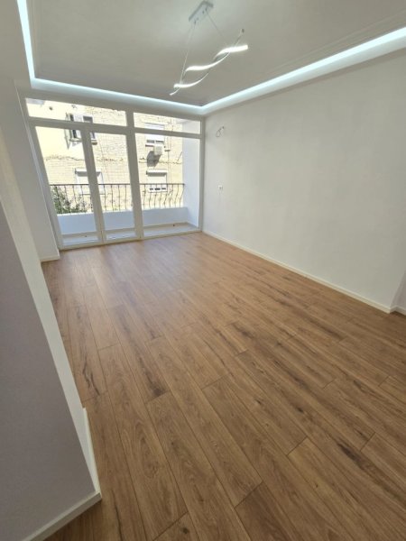 Tirane, shitet apartament 2+1 Kati 3, 71 m² 160.000 € (Prane Ambasades Amerikane)