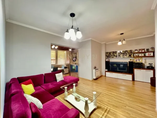Tirane, shes apartament 1+1+Aneks+Ballkon Kati 9, 70 m² 187.000 € (komuna e parisit)