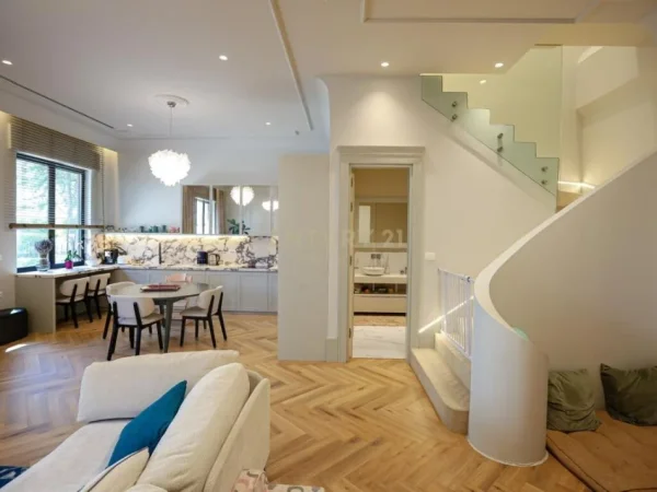Tirane, shes apartament duplex Dublex Kati 1, 187 m² 480.000 € (ZGJERIMI I KODRES SE DIELLIT)
