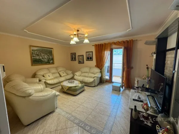 Tirane, shes apartament 2+1+Aneks+Ballkon Kati 5, 92 m² 200.000 € (Myslym Shyri, Drejtoria e Policise Tirana, Albania)