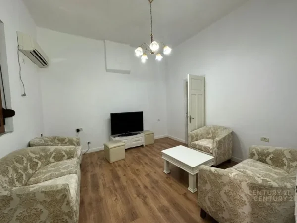 Tirane, shes 1 Katshe Kati 1, 272 m² 450.000 € (Shkolla e Kuqe)