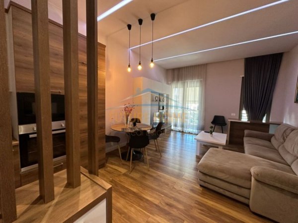 Tirane, jepet me qera apartament 1+1 Kati 4, 73 m² 700 € (Delijorgji)