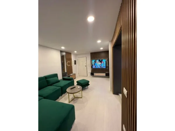Tirane, shes apartament duplex Dublex Kati 5, 99 m² 170.000 € (rruga e kavajes)