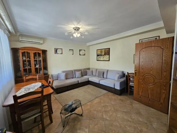 Tirane, shes apartament 1+1+Aneks+Ballkon Kati 1, 67 m² 186.000 € (Sheshi Skënderbej (Qendër),piazza)
