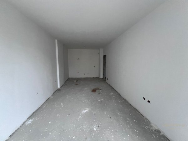 Tirane, shitet apartament 1+1 Kati 5, 73 m² 150.000 € (Stacioni i trenit)
