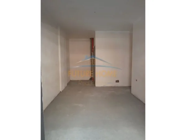 Tirane, shitet apartament 2+1+Ballkon Kati 3, 124 m² 197.000 € (Rruga Elbasanit)