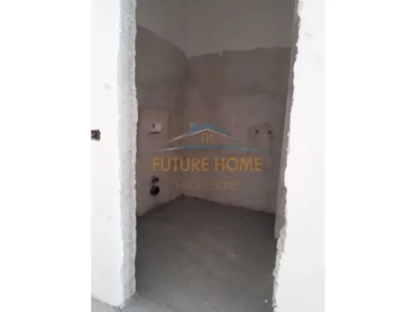 Tirane, shitet apartament 2+1+Ballkon Kati 3, 124 m² 197.000 € (Rruga Elbasanit)