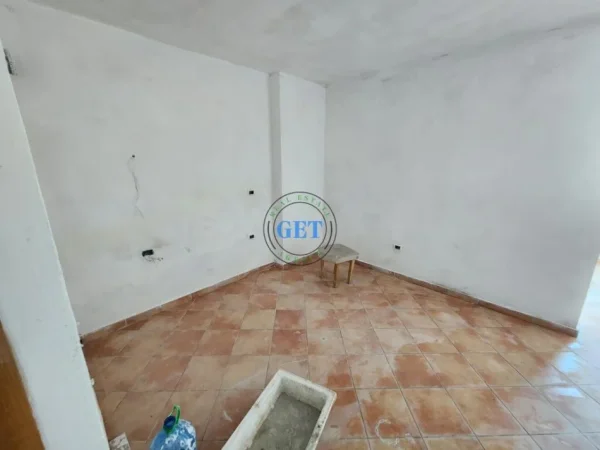 Durres, shitet apartament 1+1 Kati 4, 54 m² 42.000 € (Okazion!! Shitet, Apartament 1+1, Shkembi I Kavajes, Durres!)