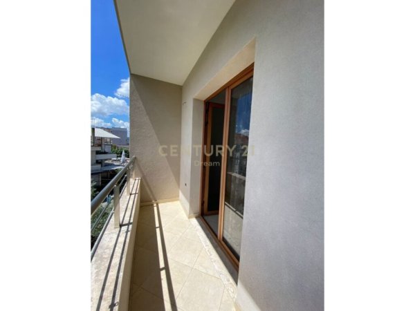 Tirane, jepet me qera apartament 3+1+Ballkon Kati 3, 103 m² 500 € (Rruga Sadik Petrela Prane Venue Club)