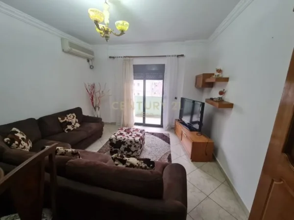 Durres, jepet me qera apartament 1+1 Kati 3, 67 m² 300 € 