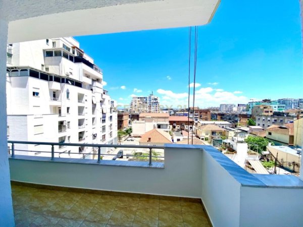 Durres, shitet apartament 1+1 Kati 4, 67 m² 74.000 € 