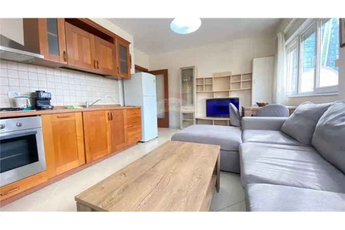 Tirane, jepet me qera apartament 1+1 , 60 m² 600 € (Rruga Dervish Hima - Air Albania Stadium)