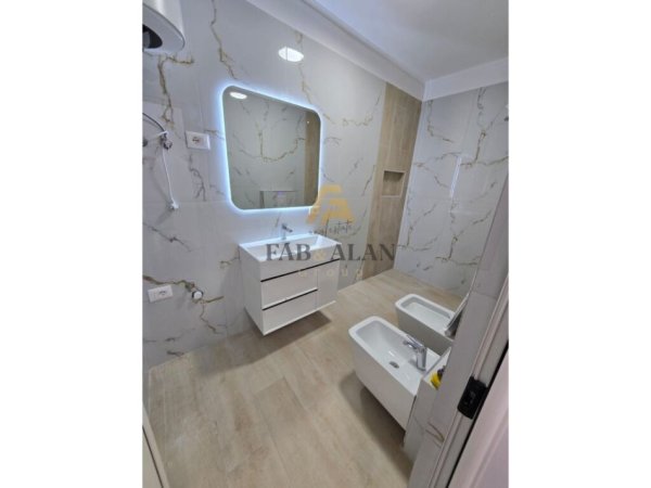 Tirane, shitet apartament 2+1 , 73 m² 173.000 € (Ambasada Amerikane)