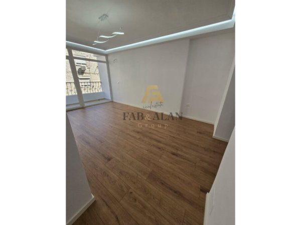 Tirane, shitet apartament 2+1 Kati 3, 71 m² 160.000 € (Ambasada Amerikane)