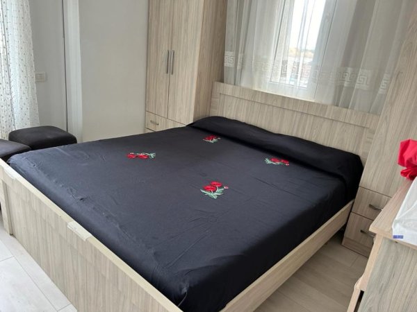 Tirane, jepet me qera apartament 1+1 Kati 3, 58 m² 450 € (fusha e aviacionit)