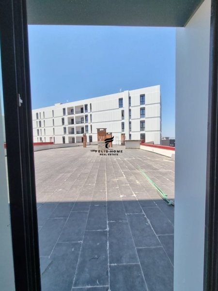 Tirane, jepet me qera zyre Kati 8, 125 m² 1.850 € (RRUGA E DIBRES)