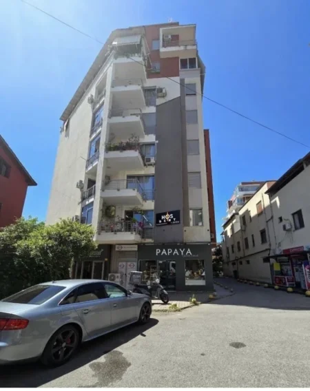 Tirane, shitet garazh Kati -2, 115.000 € 