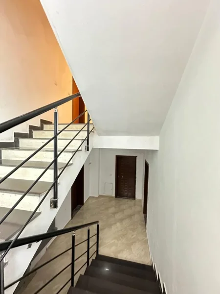 Vlore, jepet me qera apartament 1+1+Ballkon Kati 1, 70 m² 55 € 