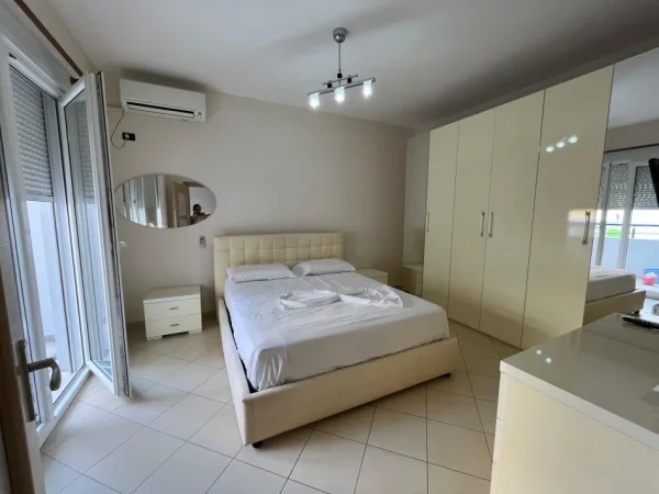 Vlore, jepet me qera apartament 2+1+Ballkon Kati 3, 120 m² 60 €