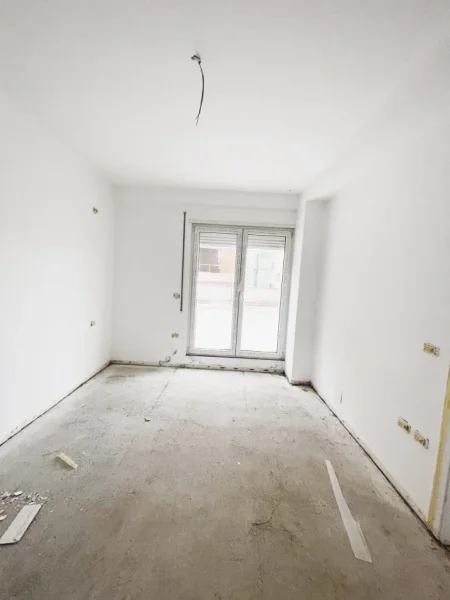 Tirane, shitet apartament 1+1 , 76 m² (Komuna e Parisit)