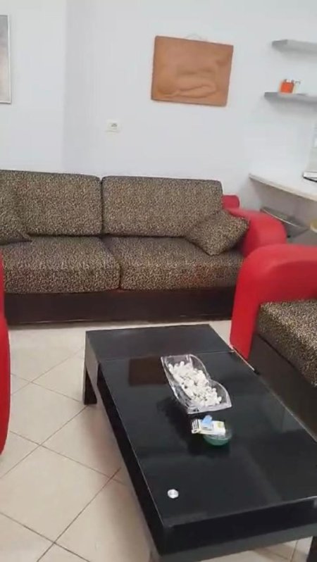 Tirane, jepet me qera apartament 1+1 Kati 1, 75 m² 350 € (Fresk)