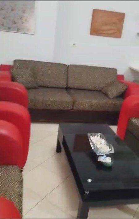 Tirane, jepet me qera apartament 1+1 Kati 1, 75 m² 350 € (Fresk)