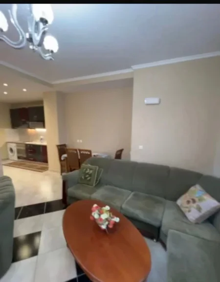 Tirane, jepet me qera apartament 1+1 Kati 1, 70 m² 350 € (Yzberisht)