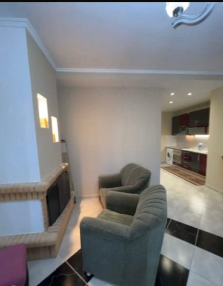 Tirane, jepet me qera apartament 1+1 Kati 1, 70 m² 350 € (Yzberisht)